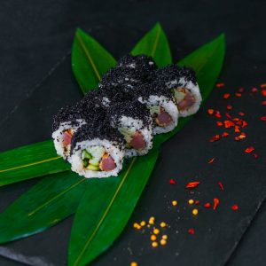 Калифорния с жаренным тунцом в икре