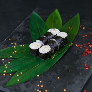 Маки с кальмаром