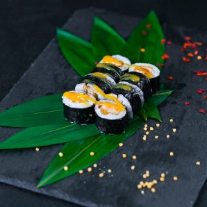 Маки с креветкой темпура