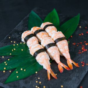 Суши с креветкой