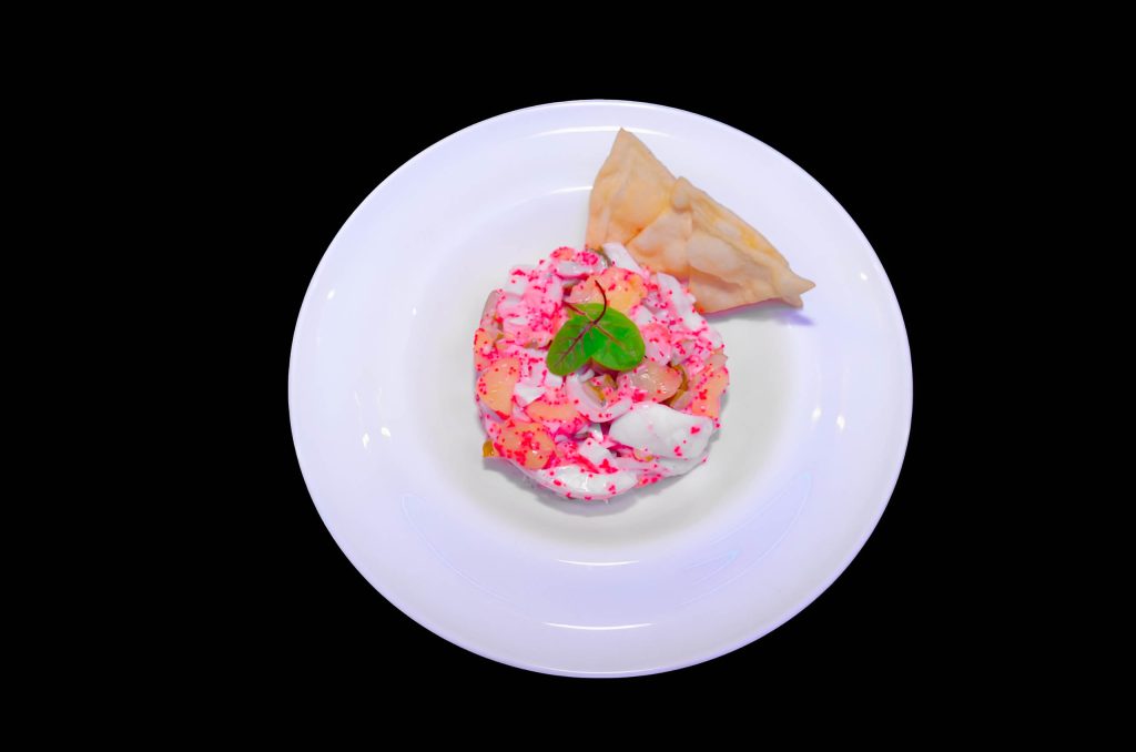 Салат с кальмарами и креветками